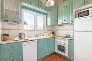 Mikrobølgeovn og oppvaskmaskin