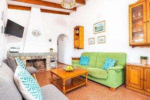 TV, mesa de pingue-pongue