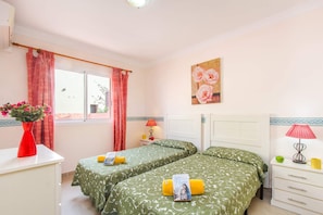 4 Schlafzimmer, Bügeleisen/Bügelbrett, kostenloses WLAN, Bettwäsche