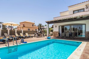 Pool - Villa Jenny by Villa Plus (Corralejo)