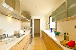 Mikrobølgeovn, oppvaskmaskin og kaffetrakter/tekoker