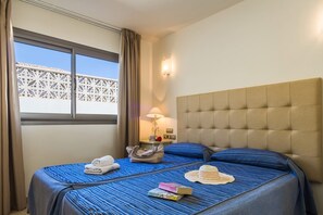3 bedrooms, iron/ironing board, free WiFi, bed sheets - Villa Sirena by Villa Plus (Corralejo)