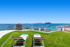 Outdoor dining - Villa Lobos by Villa Plus (Corralejo)