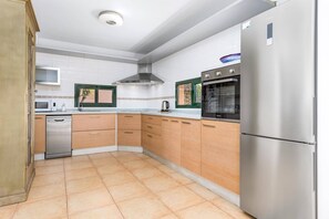 Mikrobølgeovn, oppvaskmaskin og kaffetrakter/tekoker