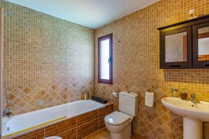 Hair dryer, towels - Villa Maca by Villa Plus (Corralejo)