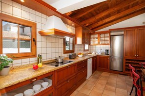 Microwave, dishwasher, coffee/tea maker