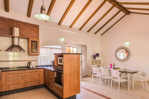 Microwave, dishwasher, coffee/tea maker - Villa Solmen by Villa Plus (Corralejo)