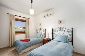 2 bedrooms, iron/ironing board, free WiFi, bed sheets - Villa Ramon by Villa Plus (Playa Blanca)