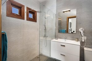 Hair dryer, towels - Villa Ramon by Villa Plus (Playa Blanca)