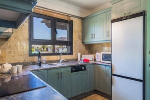 Microwave, dishwasher, coffee/tea maker