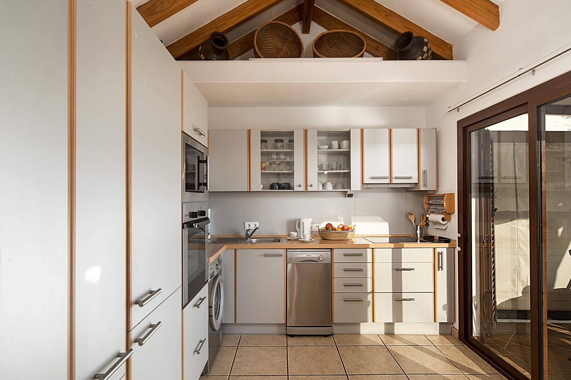 Mikrobølgeovn, oppvaskmaskin og kaffetrakter/tekoker