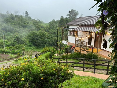 La Casita de Charo 2, live moments in the mountain... create memories forever!