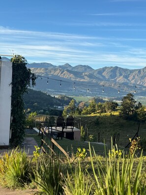 Property grounds - La Casita de Charo 2, live moments in the mountain... create memories forever! (Constanza)