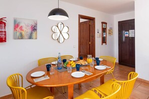 Dining - Villa Flamingo by Villa Plus (Playa Blanca)