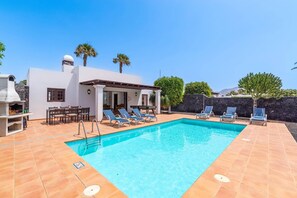 Pool - Villa Flamingo by Villa Plus (Playa Blanca)