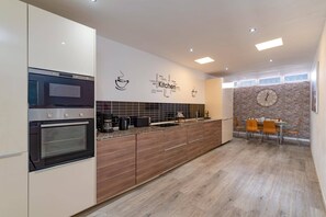 Microwave, dishwasher, coffee/tea maker