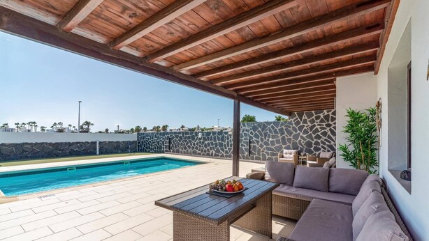 Terrace/patio - Villa Irache by Villa Plus (Playa Blanca)