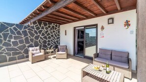 Terrace/patio - Villa Irache by Villa Plus (Playa Blanca)