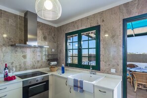 Microwave, dishwasher, coffee/tea maker