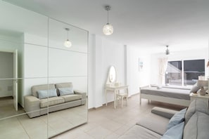 Smart TV, foosball, table tennis - Villa Pebbles by Villa Plus (Playa Blanca)