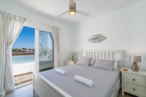 3 bedrooms, iron/ironing board, WiFi (free), bed sheets - Villa Pebbles by Villa Plus (Playa Blanca)