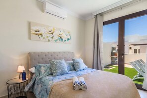 3 chambres, fer et planche à repasser, Wi-Fi gratuit, draps fournis