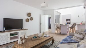 Smart TV, mesa de ping pong
