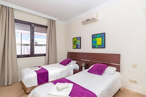 3 bedrooms, iron/ironing board, free WiFi, bed sheets - Villa Janubio by Villa Plus (Playa Blanca)