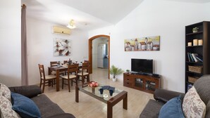 TV - Villa Orzola by Villa Plus (Tías)