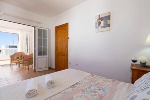 4 slaapkamers, een strijkplank/strijkijzer, gratis wifi, beddengoed