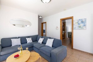 Smart TV - Villa Susie by Villa Plus (Puerto del Carmen)