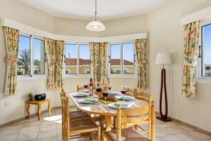 Dining - Villa Philios by Villa Plus (Peyia)