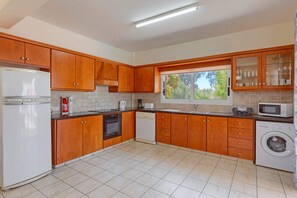 Mikrobølgeovn, oppvaskmaskin og kaffetrakter/tekoker