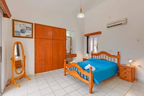 3 chambres, fer et planche à repasser, Wi-Fi gratuit, draps fournis