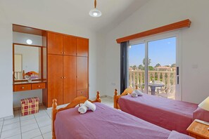 3 bedrooms, iron/ironing board, free WiFi, bed sheets - Villa Semeli by Villa Plus (Peyia)