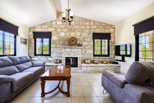 Villa Theo Sapphire by Villa Plus