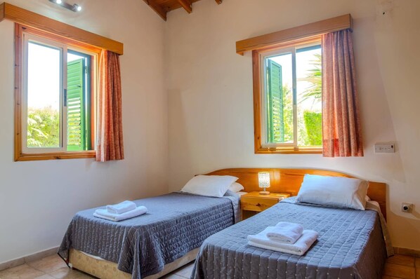 2 bedrooms, iron/ironing board, WiFi (free), bed sheets