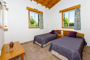 2 chambres, fer et planche à repasser, Wi-Fi gratuit, draps fournis