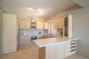 Microwave, dishwasher, coffee/tea maker - Villa Orchidea by Villa Plus (Ionian Islands)