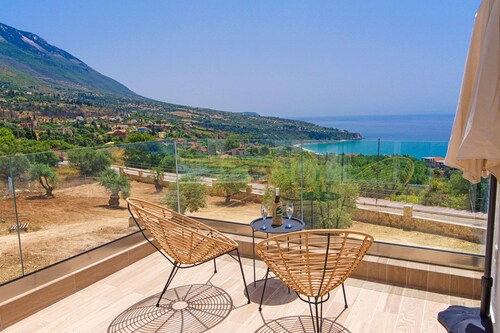 Villa Michou Thalassa by Villa Plus
