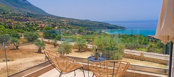 Villa Michou Thalassa by Villa Plus