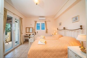 3 slaapkamers, een strijkplank/strijkijzer, gratis wifi, beddengoed