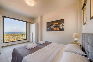 4 bedrooms, WiFi, bed sheets