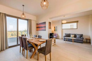 Smart TV - Villa Nikos Olivestone by Villa Plus (Rhodes)