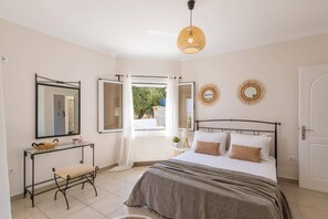 4 室のベッドルーム、WiFi、ベッドシーツ