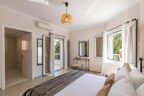 4 chambres, fer et planche à repasser, accès au Wi-Fi (inclus)