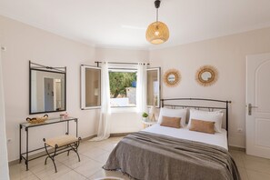 4 bedrooms, WiFi, bed sheets - Villa Olympian by Villa Plus (Tsilivi)