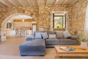Smart TV, ping pong - Villa Ionio Elia by Villa Plus (Ano Vasilikos)