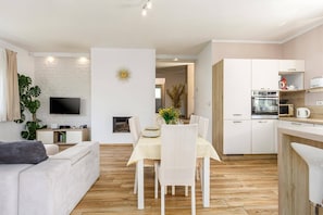 TV, table tennis - Villa Ladonja by Villa Plus (Pula)