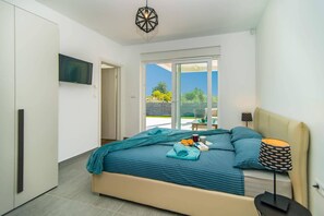 3 bedrooms, WiFi, bed sheets
